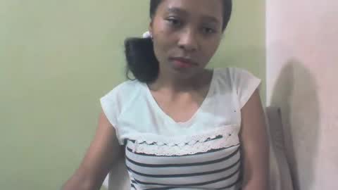 Snapshot of sandy735579 chatting on April 26, 2:20 am sandy735579 online show from April 26, 2:20 am