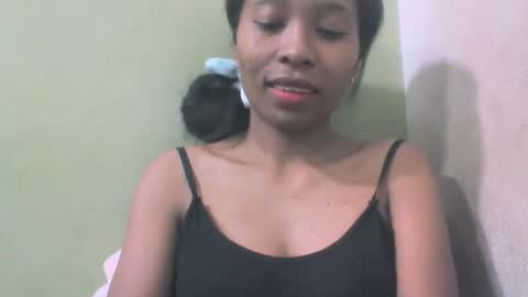 Snapshot of sandy735579 chatting on May 24, 7:35 am sandy735579 online show from May 24, 7:35 am