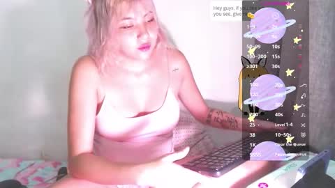 Snapshot of sandy_straw chatting on November 13, 6:51 pm sandy_straw online show from November 13, 6:51 pm