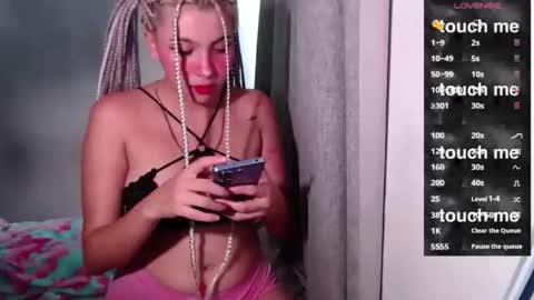 Snapshot of sandy_straw chatting on November 23, 9:03 pm sandy_straw online show from November 23, 9:03 pm