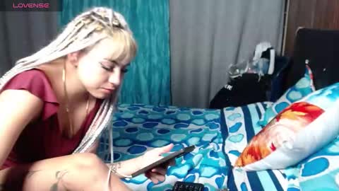 Snapshot of sandy_straw chatting on December 4, 6:01 am sandy_straw online show from December 4, 6:01 am