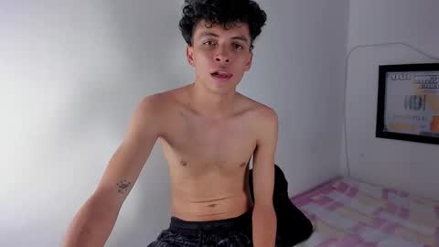 Snapshot of sandy_straw chatting on March 17, 10:35 pm sandy_straw online show from March 17, 10:35 pm