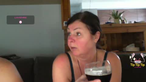 Snapshot of sanroom chatting on February 19, 3:27 pm sanroom online show from February 19, 3:27 pm