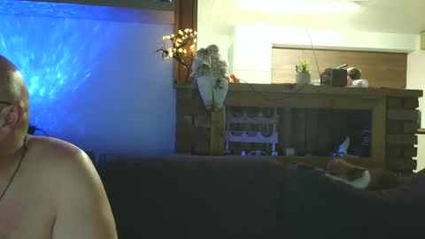 Snapshot of sanroom chatting on December 19, 3:52 pm sanroom online show from December 19, 3:52 pm