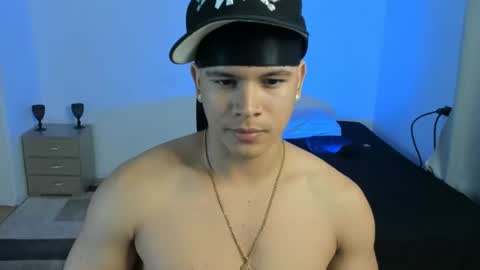 Snapshot of sant_wahlberg chatting on June 12, 12:53 am Sant online show from June 12, 12:53 am