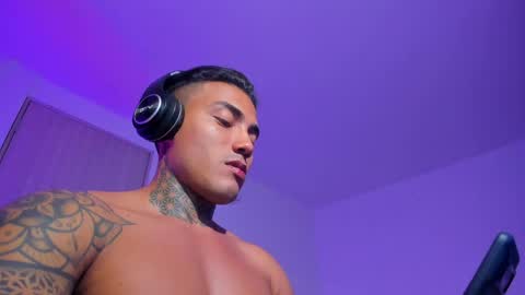 Snapshot of santi__ferrer chatting on May 17, 2:31 am Santi Ferrer online show from May 17, 2:31 am