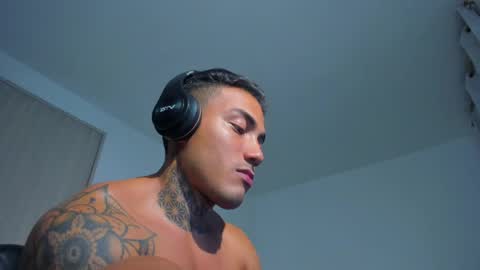 Snapshot of santi__ferrer chatting on May 21, 1:34 am Santi Ferrer online show from May 21, 1:34 am
