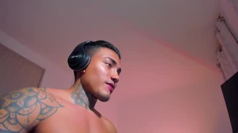 Snapshot of santi__ferrer chatting on May 28, 2:53 am Santi Ferrer online show from May 28, 2:53 am