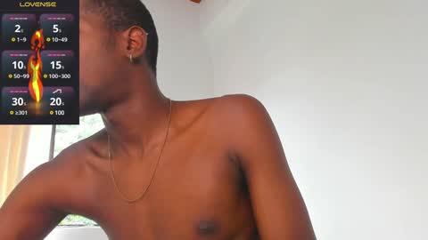 Snapshot of santi_brown1 chatting on January 19, 7:26 pm Santibrown online show from January 19, 7:26 pm