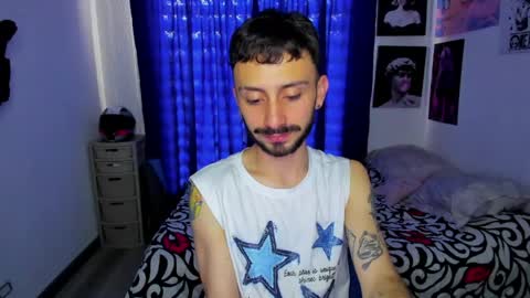Snapshot of santi_mateo chatting on April 16, 9:37 pm Santi online show from April 16, 9:37 pm