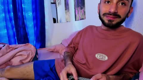 Snapshot of santi_mateo chatting on May 19, 7:09 pm Santi online show from May 19, 7:09 pm