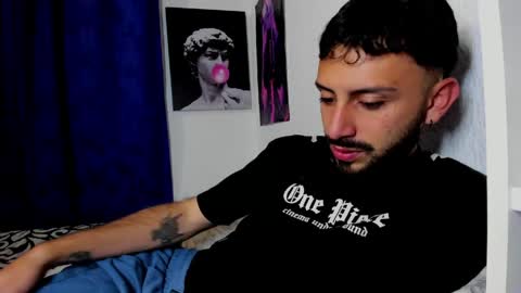 Snapshot of santi_mateo chatting on May 29, 5:16 am Santi online show from May 29, 5:16 am