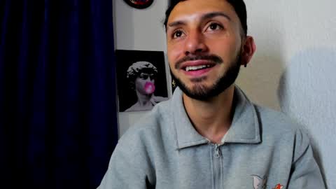 Snapshot of santi_mateo chatting on June 4, 12:49 am Santi online show from June 4, 12:49 am