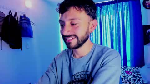 Snapshot of santi_mateo chatting on July 17, 6:46 pm Santi online show from July 17, 6:46 pm