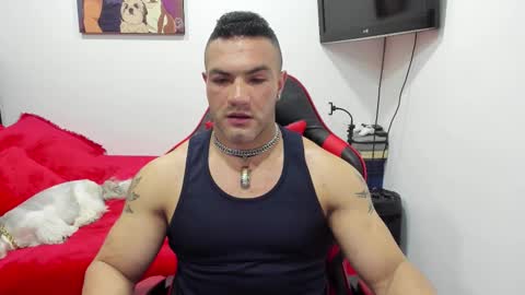 Snapshot of santi_pastori chatting on October 27, 6:45 pm santi_pastori online show from October 27, 6:45 pm