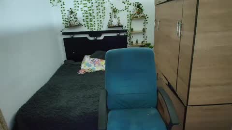 santi_ss online show from May 6, 11:54 pm