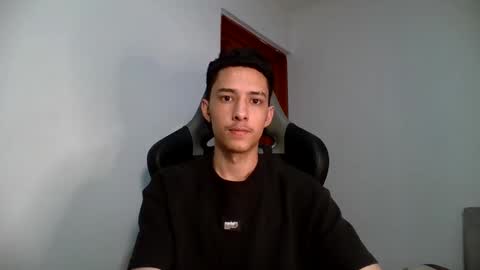 santi_twink19 online show from February 13, 3:50 am