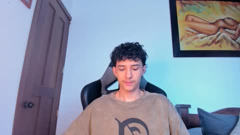 santi_twink19 online show from September 27, 11:37 am