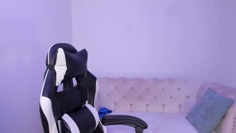 santiago_huntt online show from November 6, 8:43 pm