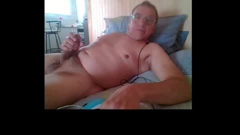 Snapshot of santiago_n chatting on April 22, 3:46 pm santiago_n online show from April 22, 3:46 pm