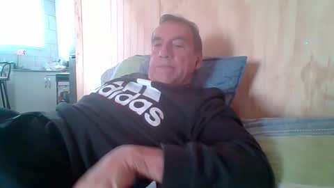 Snapshot of santiago_n chatting on May 8, 3:50 pm santiago_n online show from May 8, 3:50 pm