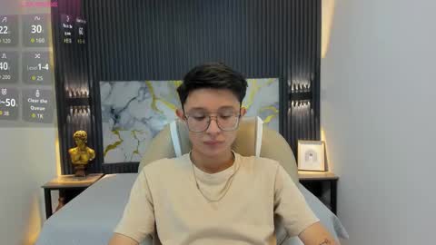 santiago_russo18 online show from October 3, 12:02 pm