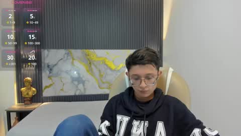 santiago_russo18 online show from October 6, 12:35 pm