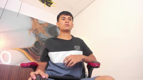Snapshot of santiagocool chatting on April 18, 12:31 pm santiagocool online show from April 18, 12:31 pm