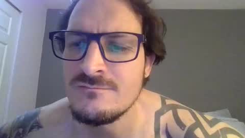 Snapshot of santiagorivera012477 chatting on November 6, 10:54 pm santiagorivera012477 online show from November 6, 10:54 pm