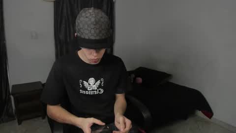 Julius Novachrono  online show from March 23, 9:52 pm