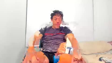 Snapshot of santitoerick_ chatting on May 29, 2:42 am Erick Santos online show from May 29, 2:42 am