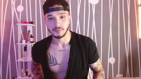 Snapshot of santti_torres chatting on February 19, 2:55 am Santy Torres online show from February 19, 2:55 am