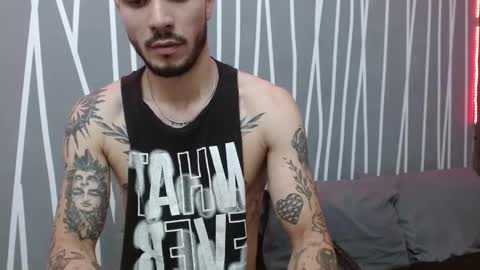 Snapshot of santti_torres chatting on March 24, 4:06 am Santy Torres online show from March 24, 4:06 am