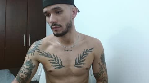 Snapshot of santti_torres chatting on May 18, 10:48 pm Santy Torres online show from May 18, 10:48 pm