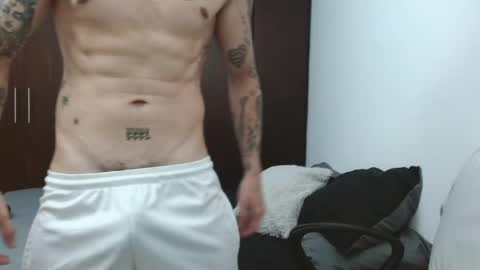 Snapshot of santti_torres chatting on May 19, 1:56 am Santy Torres online show from May 19, 1:56 am