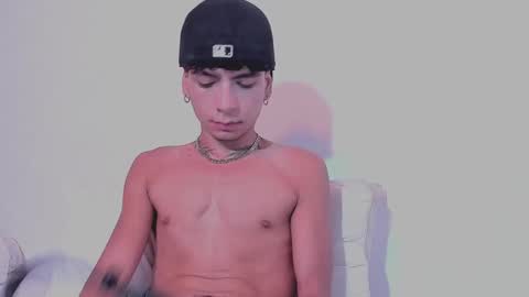 santy online show from February 3, 9:53 pm