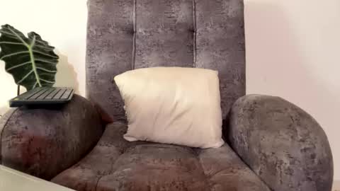 santy online show from February 10, 8:24 pm