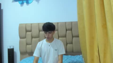 Snapshot of santy_caerrinton chatting on January 2, 4:20 am Santiago online show from January 2, 4:20 am