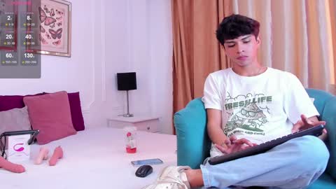 Santiago Carrington online show from December 10, 9:11 pm