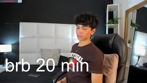 Santiago Carrington online show from December 16, 11:39 pm