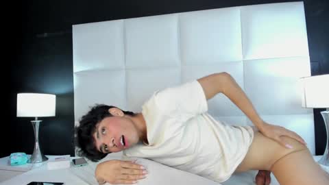 Santiago Carrington online show from December 20, 11:47 pm