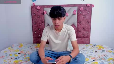 Santiago Carrington online show from March 11, 10:09 pm