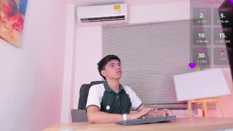 Santiago Carrington online show from April 7, 8:53 pm