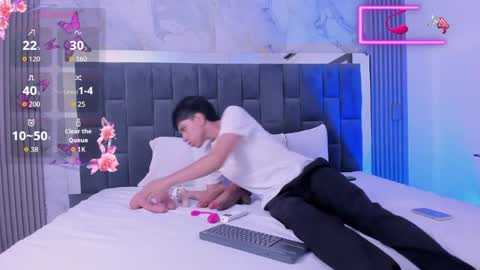 Santiago Carrington online show from April 9, 1:49 pm