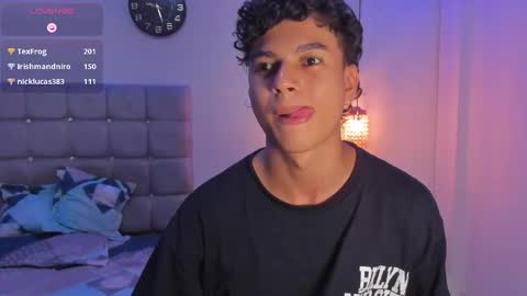 Snapshot of santy_stump chatting on September 15, 10:43 pm santy_stump online show from September 15, 10:43 pm