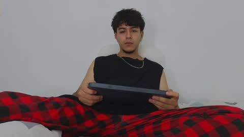 Snapshot of santybig18 chatting on February 6, 10:15 am santybig18 online show from February 6, 10:15 am