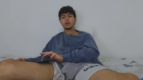 Snapshot of santybig18 chatting on February 8, 6:12 am santybig18 online show from February 8, 6:12 am