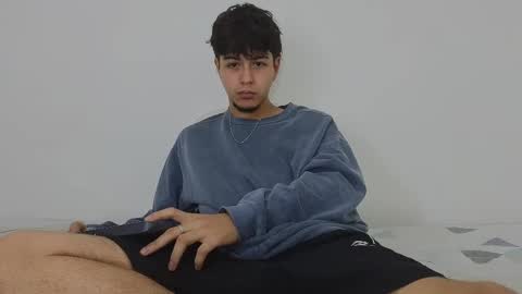 Snapshot of santybig18 chatting on February 10, 3:57 am santybig18 online show from February 10, 3:57 am