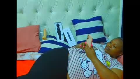 Snapshot of sanuche59670 chatting on February 21, 7:37 pm sanuche59670 online show from February 21, 7:37 pm