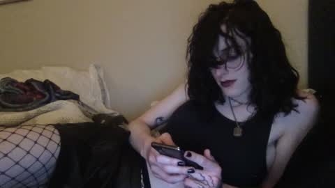 Snapshot of sapphicvoid chatting on September 26, 4:27 am Jade online show from September 26, 4:27 am